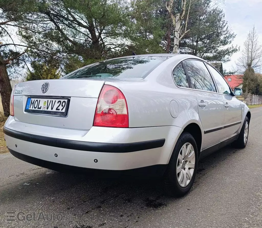 VOLKSWAGEN Passat 1.6 (102 KM)