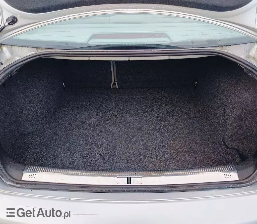 VOLKSWAGEN Passat 1.6 (102 KM)