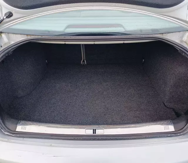 VOLKSWAGEN Passat 1.6 (102 KM)