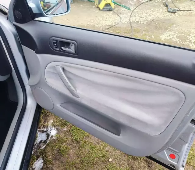 VOLKSWAGEN Passat 1.6 (102 KM)