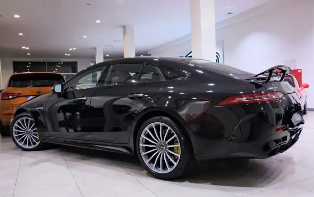 MERCEDES-BENZ AMG GT 63 4Matic Speedshift MCT 9G