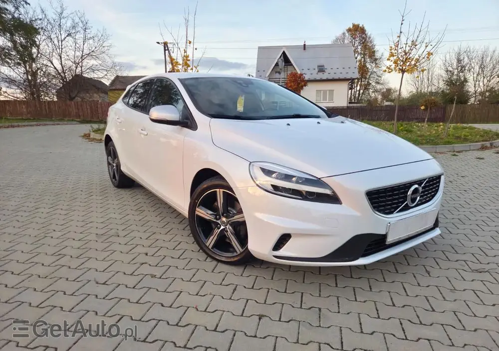 VOLVO V40 T3 Geartronic RDesign