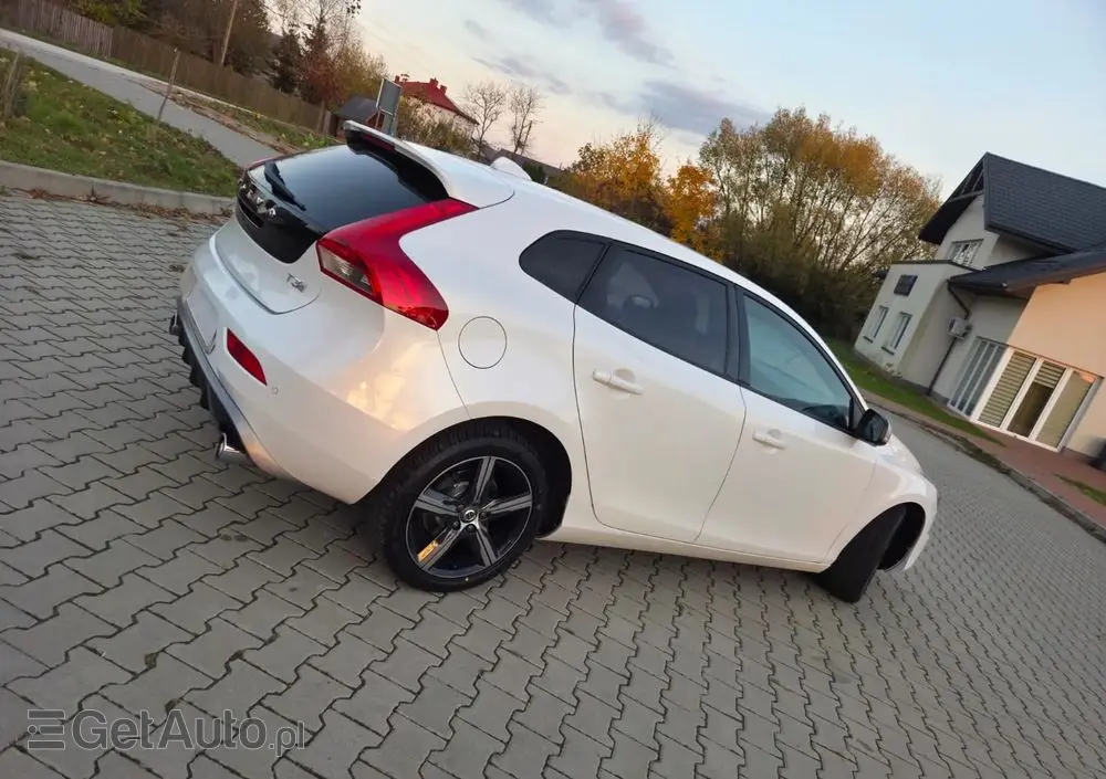 VOLVO V40 T3 Geartronic RDesign