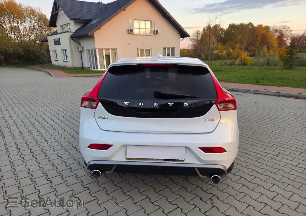 VOLVO V40 T3 Geartronic RDesign