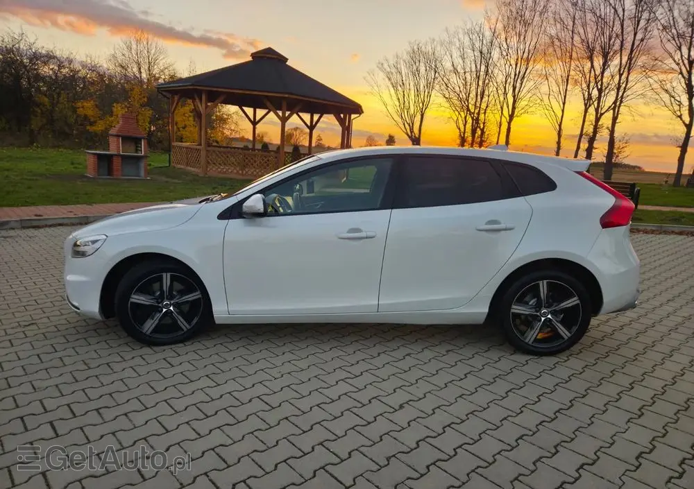 VOLVO V40 T3 Geartronic RDesign