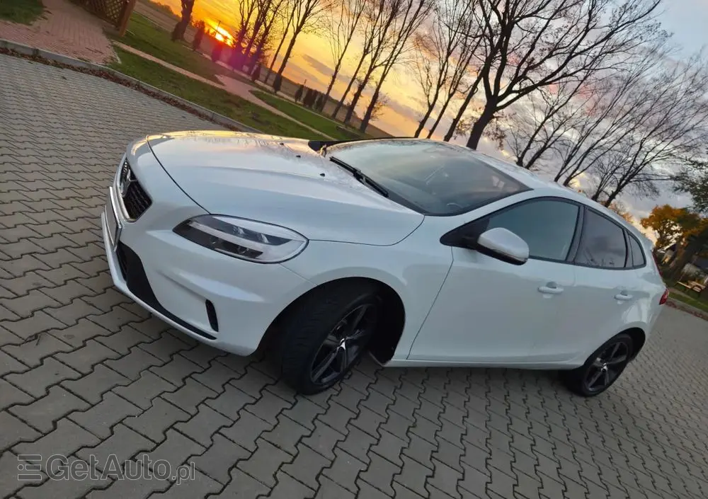 VOLVO V40 T3 Geartronic RDesign