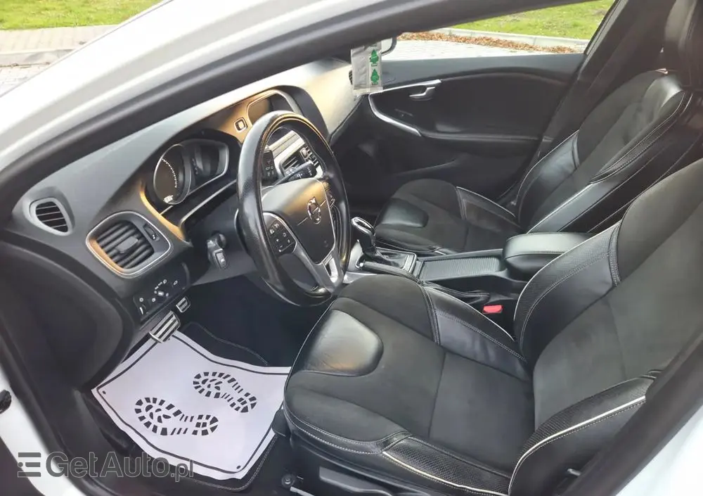 VOLVO V40 T3 Geartronic RDesign