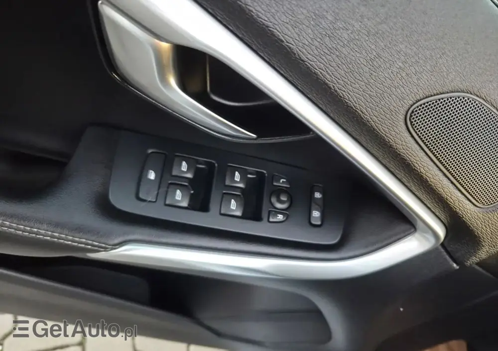 VOLVO V40 T3 Geartronic RDesign