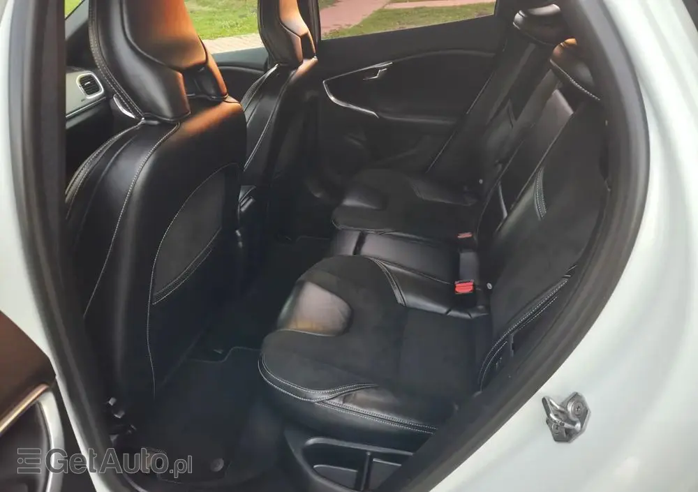 VOLVO V40 T3 Geartronic RDesign