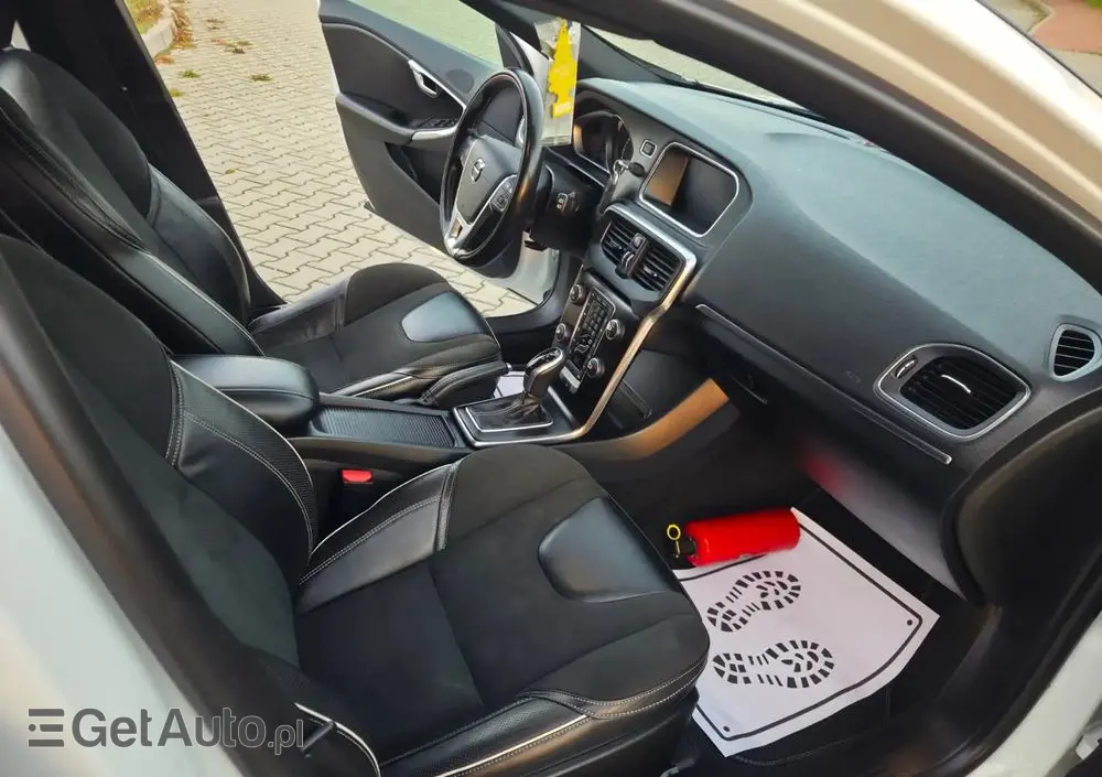 VOLVO V40 T3 Geartronic RDesign