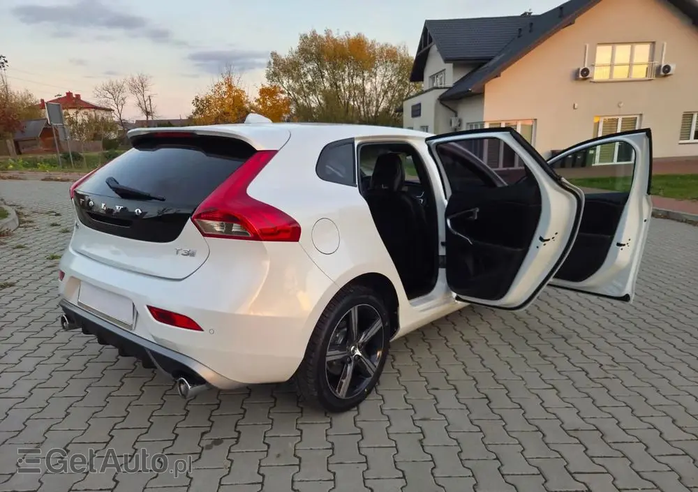 VOLVO V40 T3 Geartronic RDesign