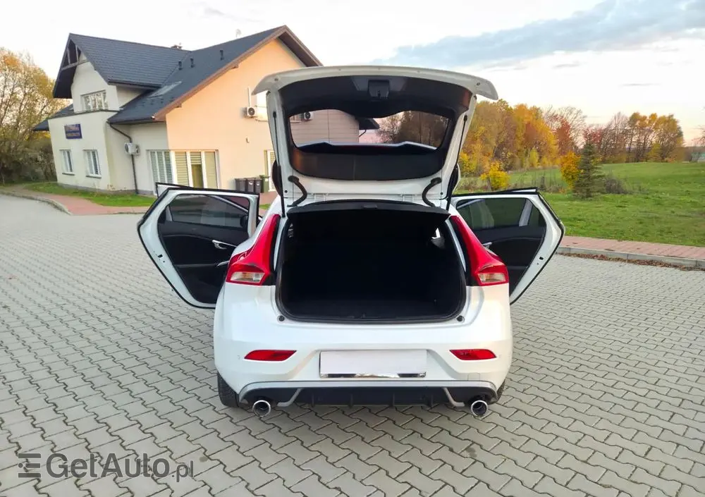 VOLVO V40 T3 Geartronic RDesign