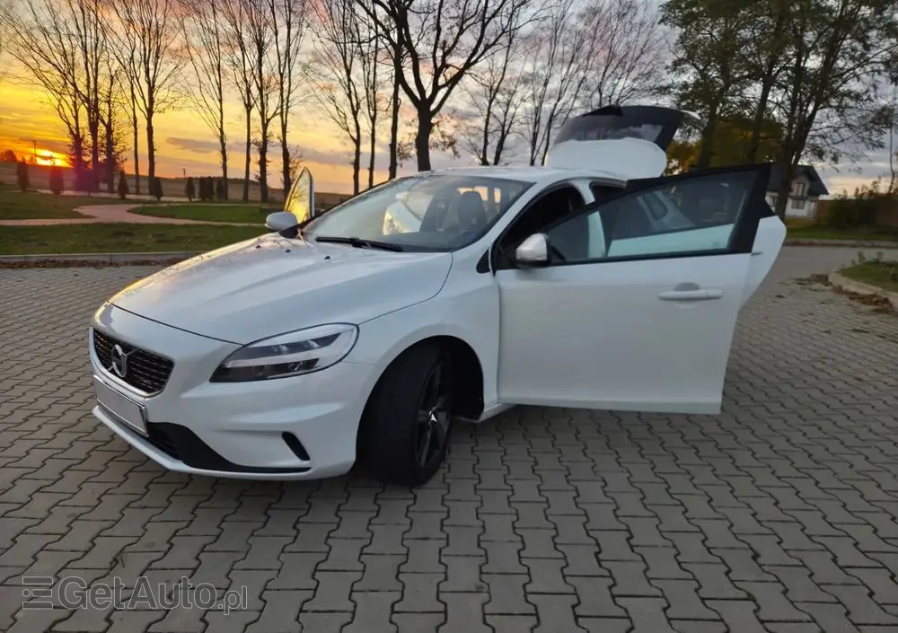 VOLVO V40 T3 Geartronic RDesign