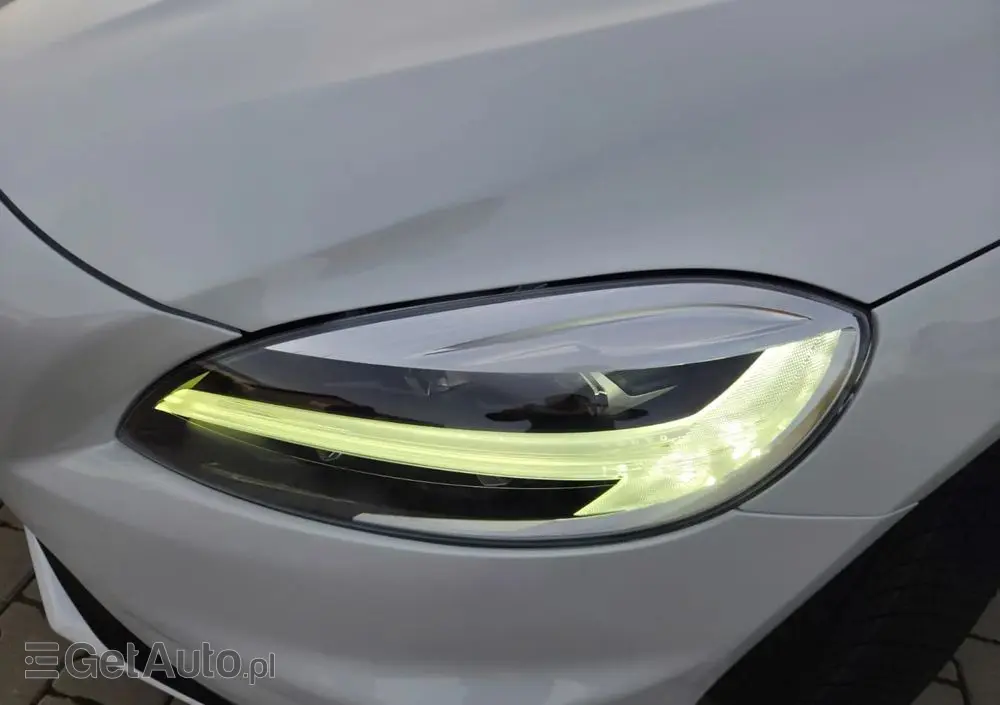 VOLVO V40 T3 Geartronic RDesign