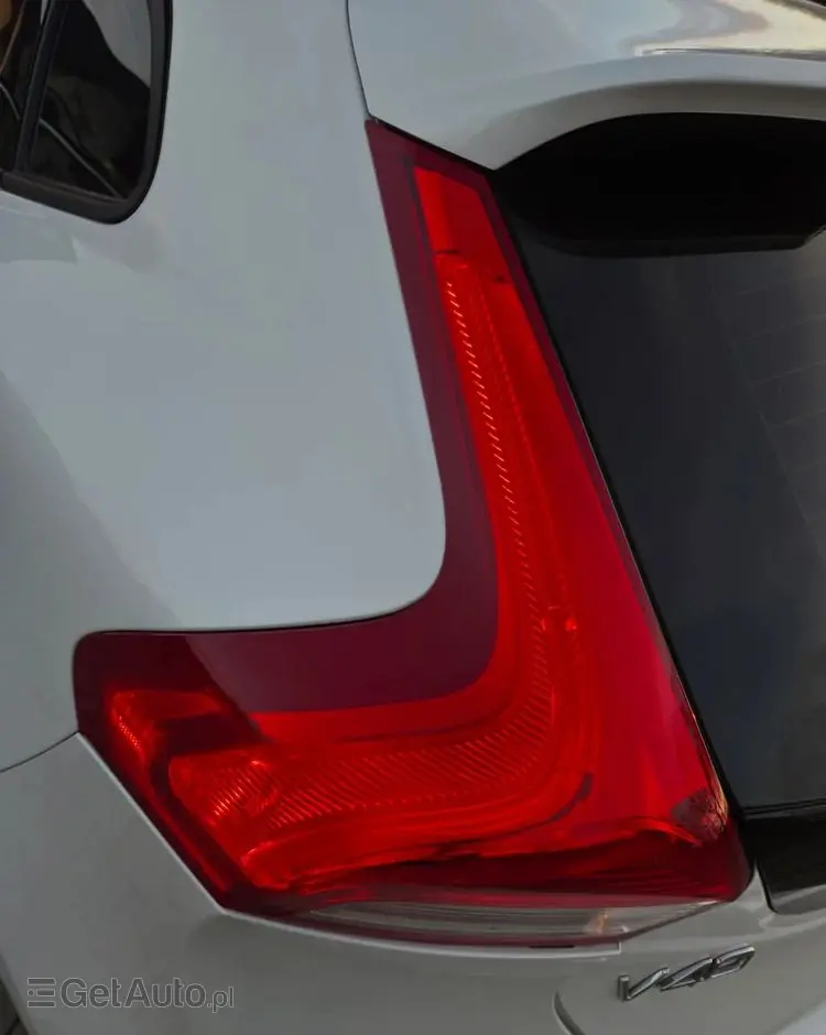 VOLVO V40 T3 Geartronic RDesign