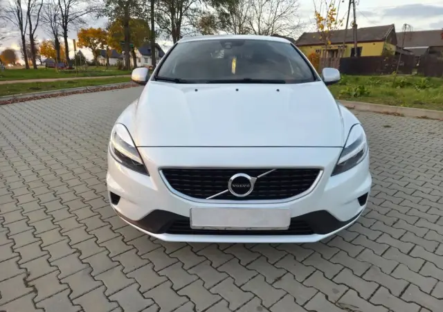 VOLVO V40 T3 Geartronic RDesign