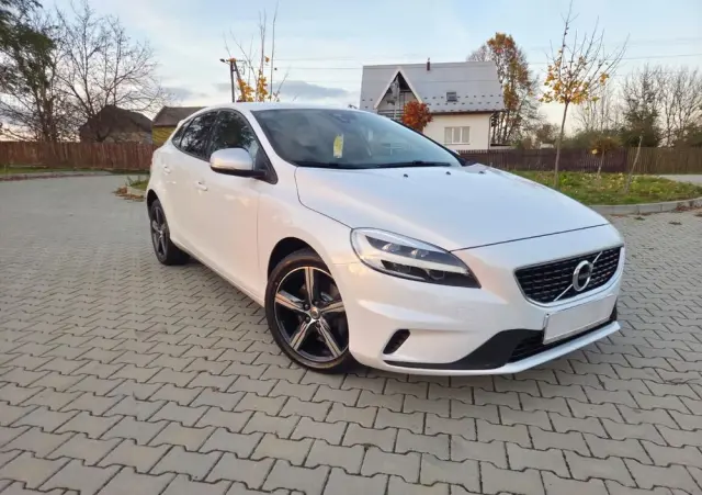 VOLVO V40 T3 Geartronic RDesign