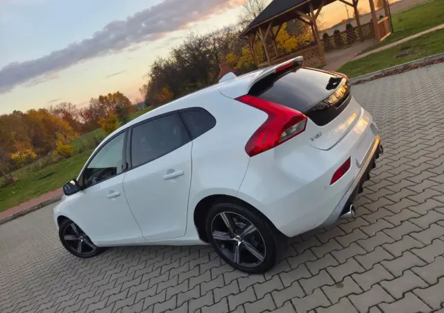 VOLVO V40 T3 Geartronic RDesign