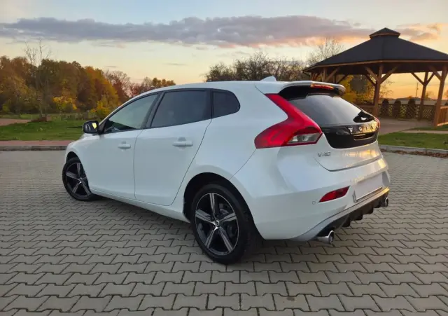 VOLVO V40 T3 Geartronic RDesign