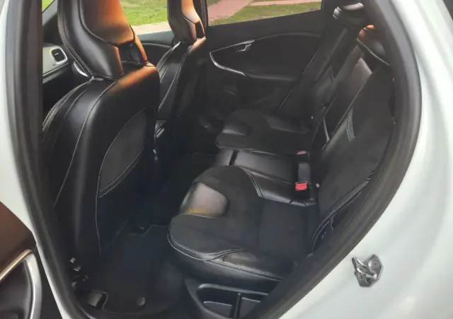 VOLVO V40 T3 Geartronic RDesign