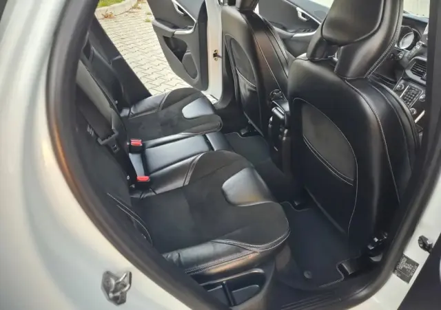 VOLVO V40 T3 Geartronic RDesign