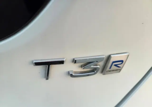 VOLVO V40 T3 Geartronic RDesign