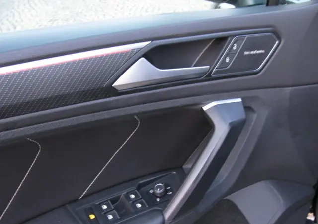 VOLKSWAGEN Tiguan 2.0 TDI SCR 4MotION DSG R-Line