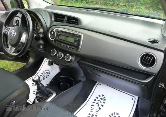 TOYOTA Yaris 1.4 D-4D Premium