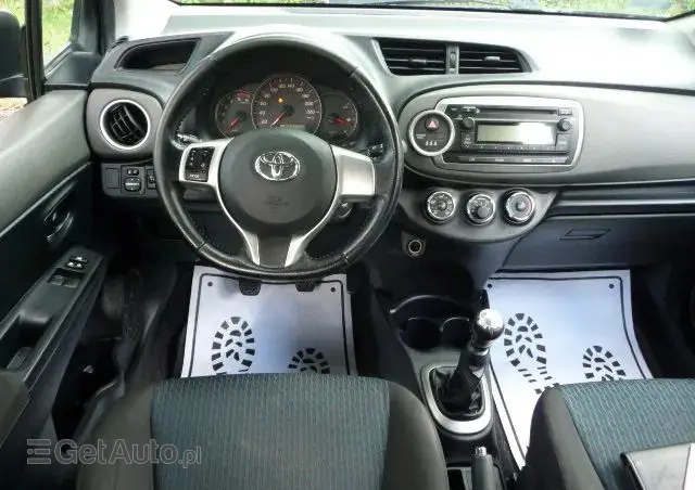 TOYOTA Yaris 1.4 D-4D Premium