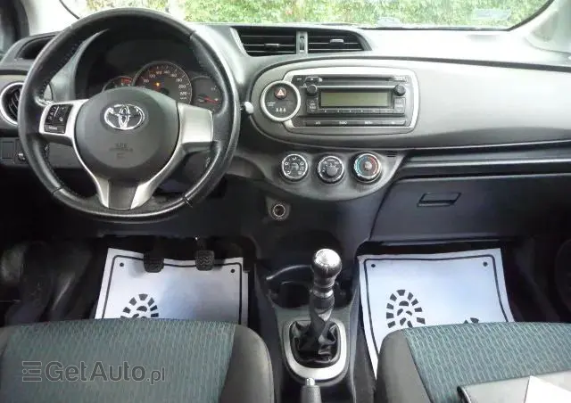TOYOTA Yaris 1.4 D-4D Premium