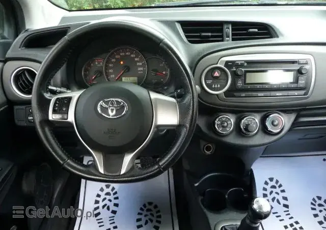 TOYOTA Yaris 1.4 D-4D Premium