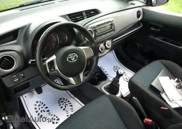 TOYOTA Yaris 1.4 D-4D Premium