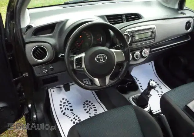 TOYOTA Yaris 1.4 D-4D Premium
