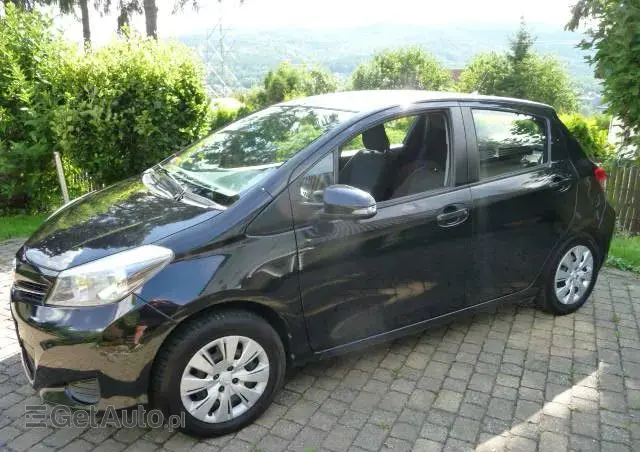 TOYOTA Yaris 1.4 D-4D Premium