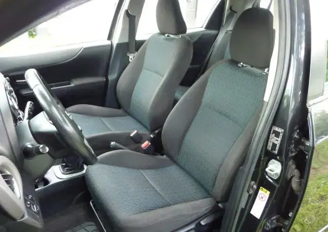 TOYOTA Yaris 1.4 D-4D Premium