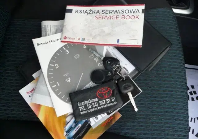 TOYOTA Yaris 1.4 D-4D Premium