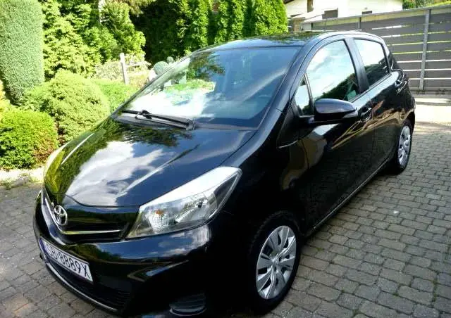 TOYOTA Yaris 1.4 D-4D Premium