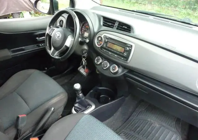 TOYOTA Yaris 1.4 D-4D Premium