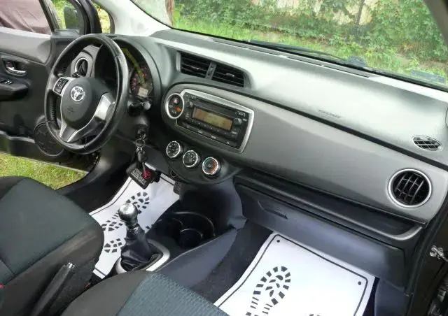 TOYOTA Yaris 1.4 D-4D Premium