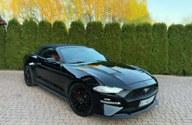 FORD Mustang 