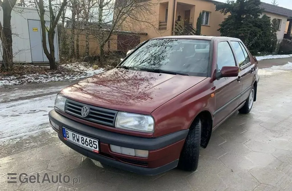 VOLKSWAGEN Vento 