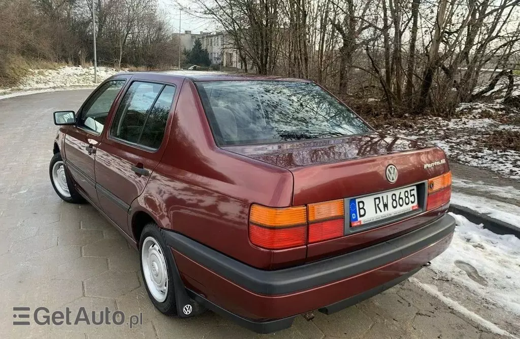 VOLKSWAGEN Vento 