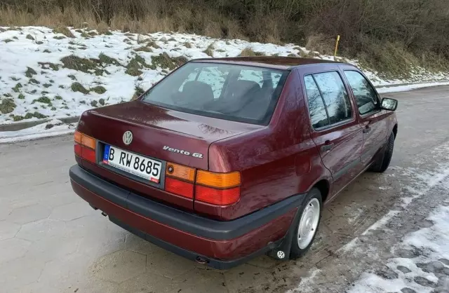 VOLKSWAGEN Vento 