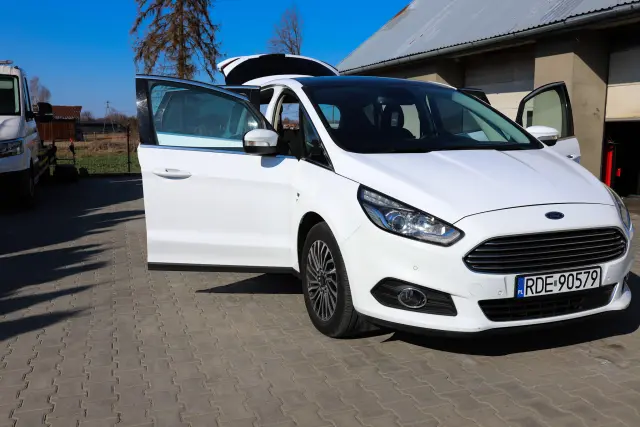 FORD S-Max Titanium