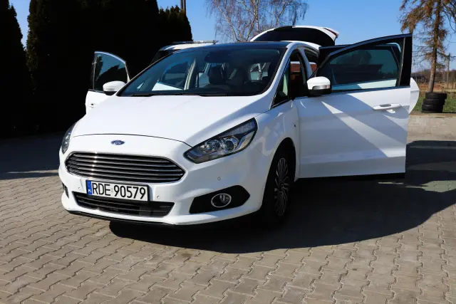 FORD S-Max Titanium