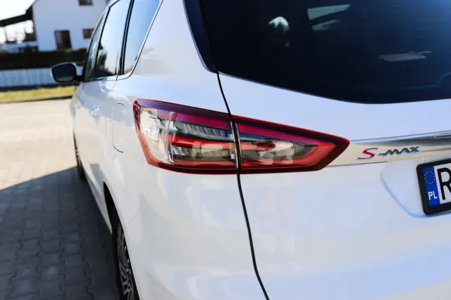 FORD S-Max Titanium