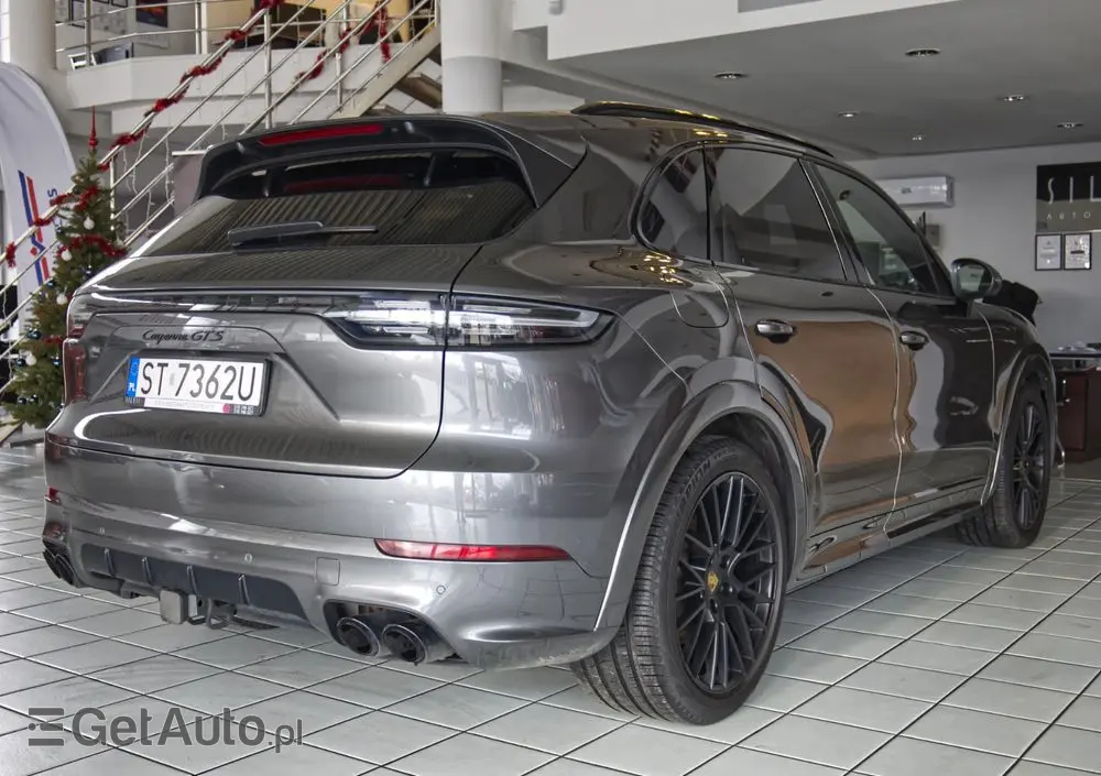 PORSCHE Cayenne GTS