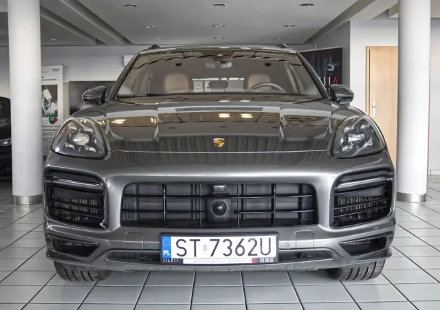 PORSCHE Cayenne GTS
