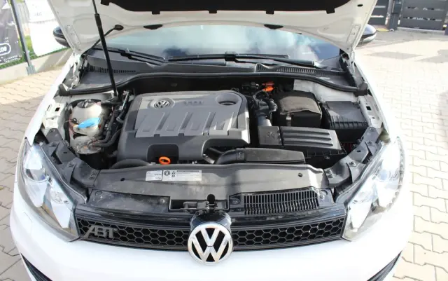 VOLKSWAGEN Golf 2.0 TDI DPF DSG GTD