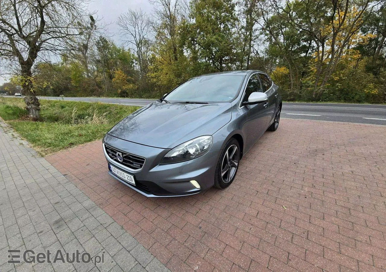 VOLVO V40 D2 RDesign